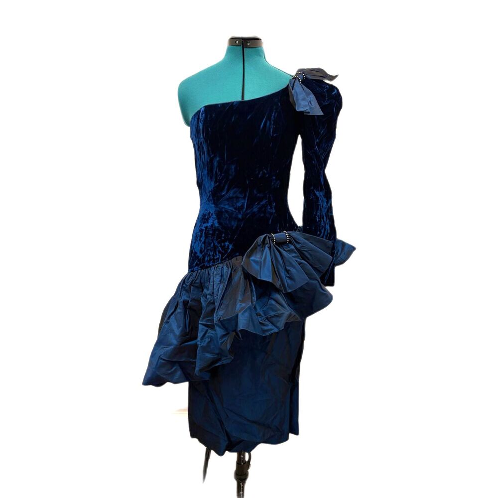 Vintage 1980s asymmetrical one sleeve cocktail party dress velvet and taffeta